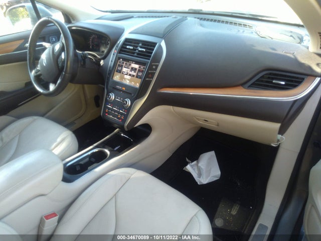 2017 Lincoln MKC, VIN: 5LMCJ2D90HUL50661