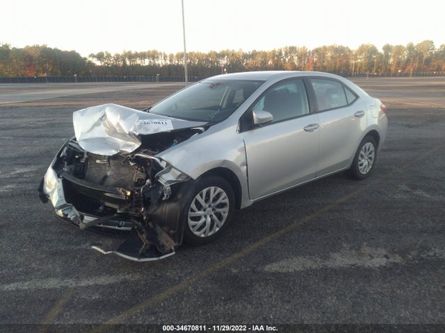 Toyota COROLLA LE 2018 5YFBURHE4JP814967 Image 2