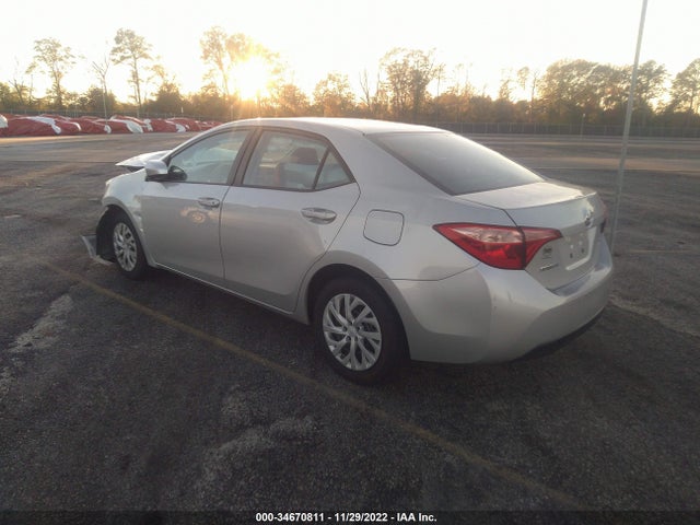 Toyota COROLLA LE 2018 5YFBURHE4JP814967 Image 3