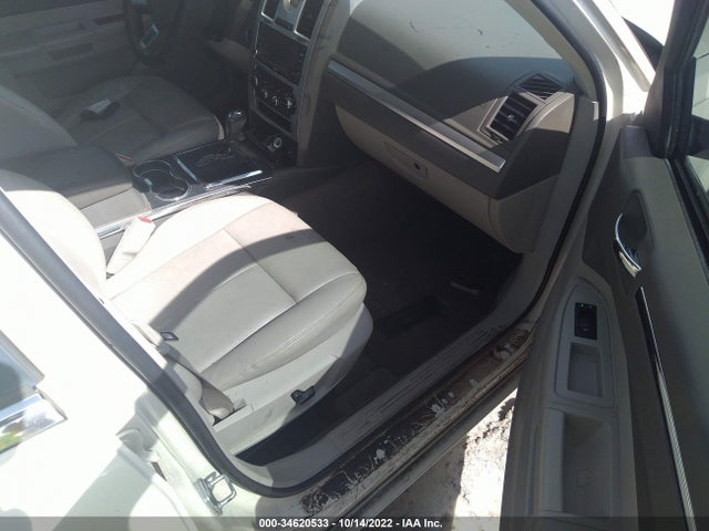 Chrysler 300 2010 2C3CA5CV9AH132514 Image 6