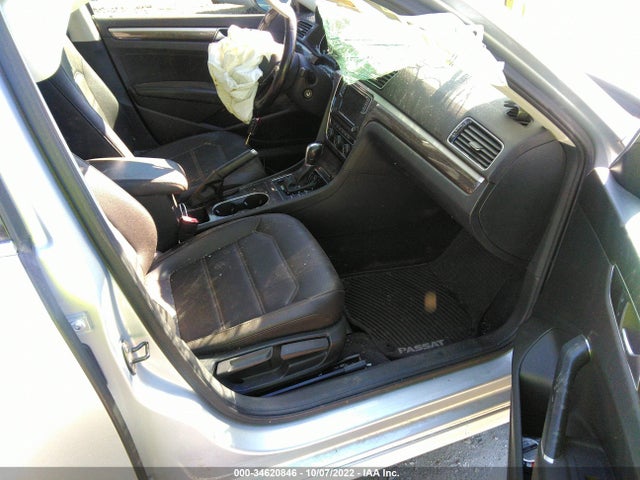 1VWBT7A35GC051789 Volkswagen Passat 1.8t Se