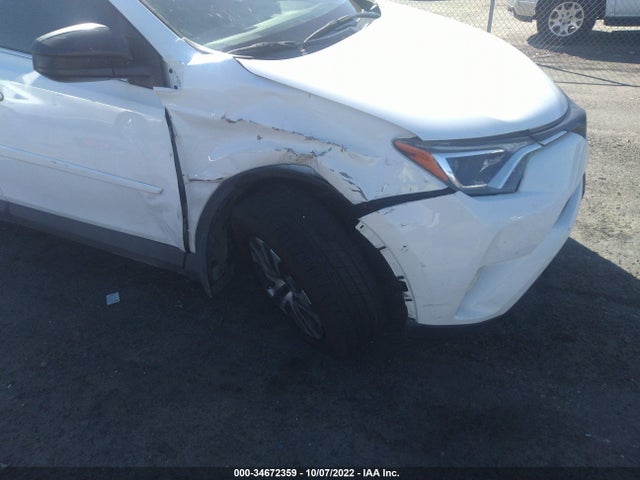 Toyota RAV4 LE 2018 2T3ZFREV1JW507212 Image 7