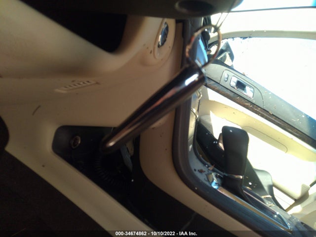 Lincoln MKT 2014 2LMHJ5AT3EBL58785 Image 3