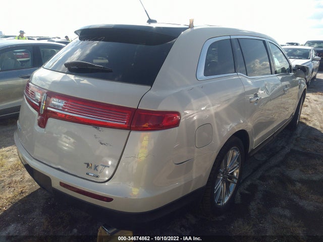 Lincoln MKT 2014 2LMHJ5AT3EBL58785 Image 5