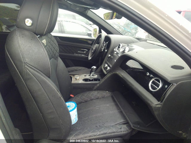 2018 Bentley Bentayga, VIN: SJAAC2ZV0JC022832