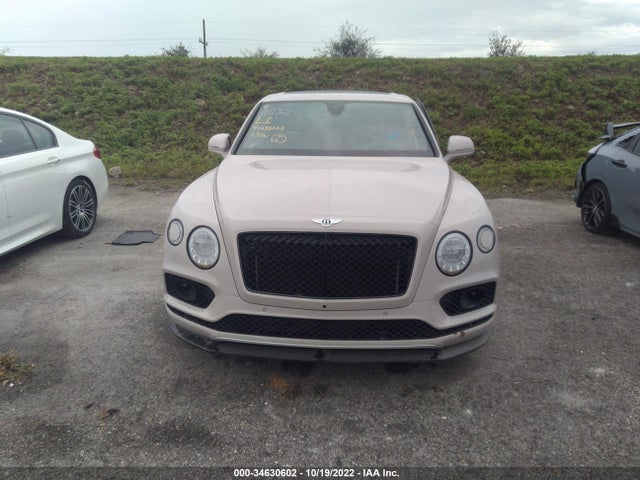 2018 Bentley Bentayga, VIN: SJAAC2ZV0JC022832
