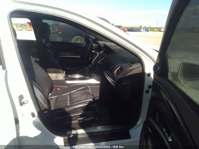 2018 Acura RLX, VIN: JH4KC1F56JC001337
