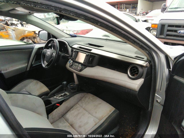 2017 Toyota RAV4, VIN: JTMRJREV0HD123766