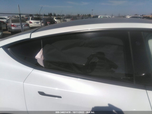 Tesla Model Y Performance 2022 7SAYGDEF2NF492948 Image 9