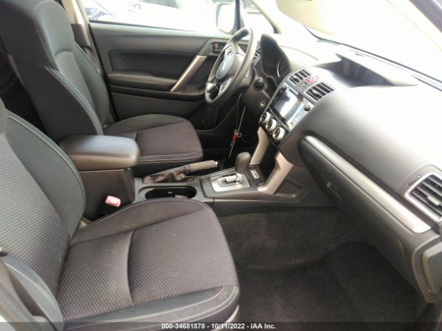 JF2SJAEC8HH462996 Subaru Forester Premium