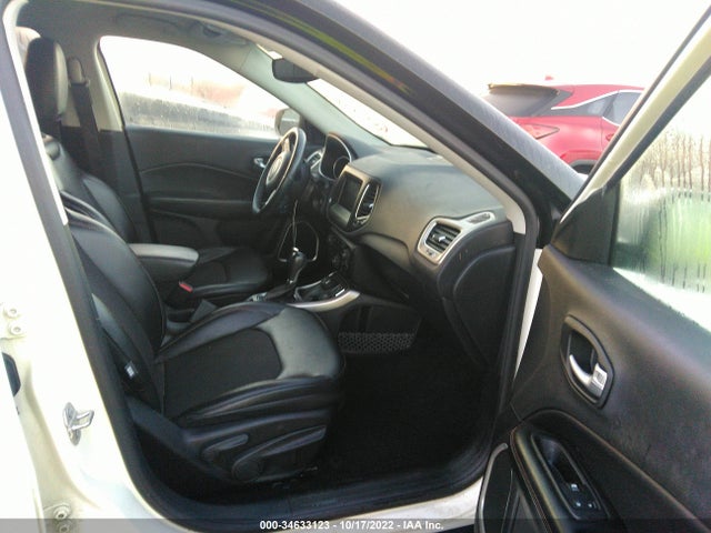 2018 Jeep Compass, VIN: 3C4NJDBB5JT117148