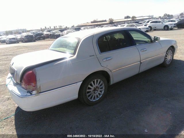 Lincoln Town Car 2004 1LNHM83W74Y683470 Image 6