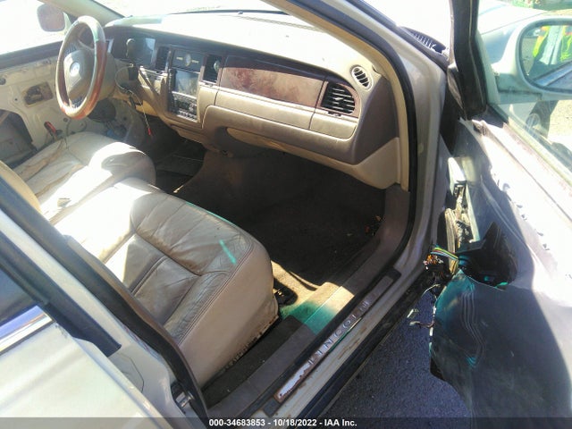 Lincoln Town Car 2004 1LNHM83W74Y683470 Image 7