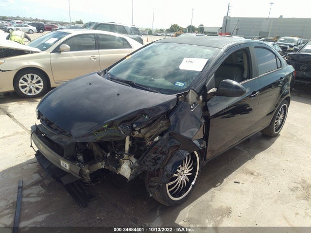 Chevrolet SONIC LS 2016 1G1JA5SH1G4123903 Image 2