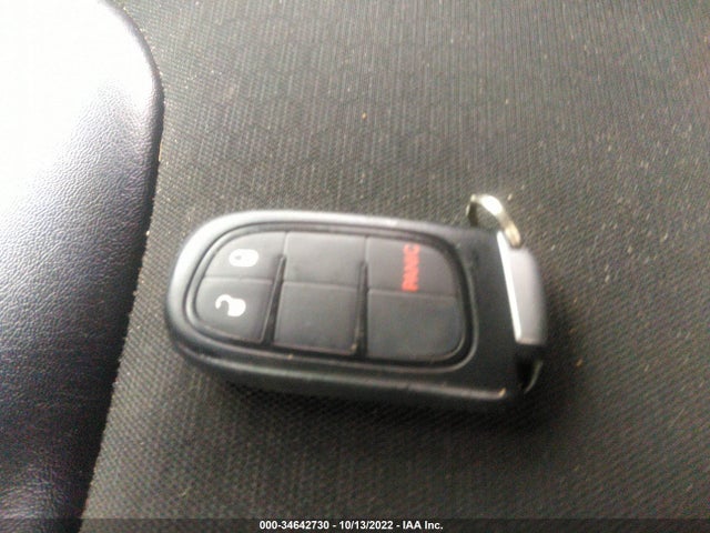 2020 Jeep Cherokee, VIN: 1C4PJLLB9LD556265