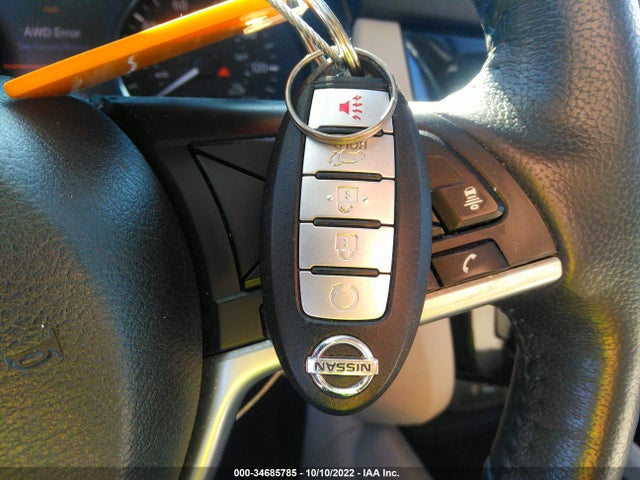 2018 NISSAN ROGUE SV VIN: KNMAT2MV4JP515931