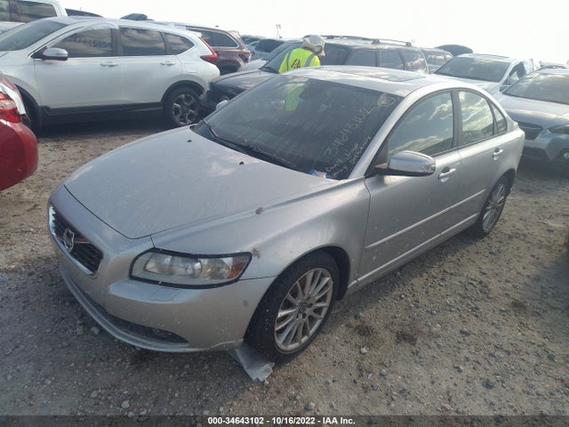 Volvo S40 2011 YV1672MS4B2542300 Image 2