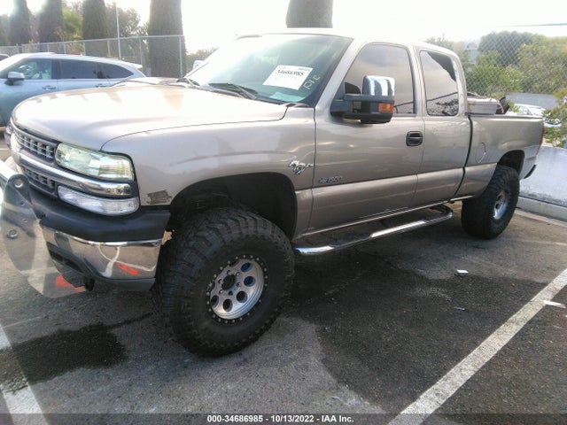 2002 CHEVROLET SILVERADO 1500 LS VIN: 2GCEC19V221322938