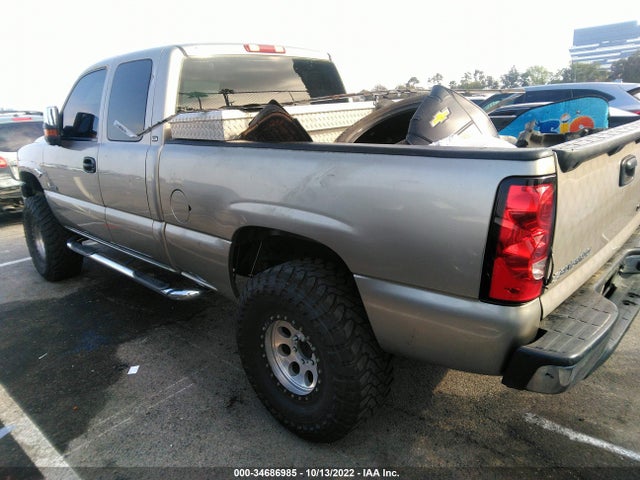 2002 CHEVROLET SILVERADO 1500 LS VIN: 2GCEC19V221322938