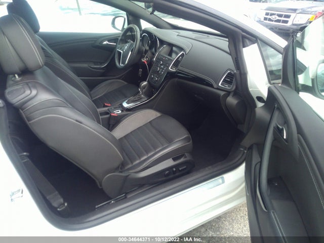 2018 Buick Cascada, VIN: W04WG3N52JG033662
