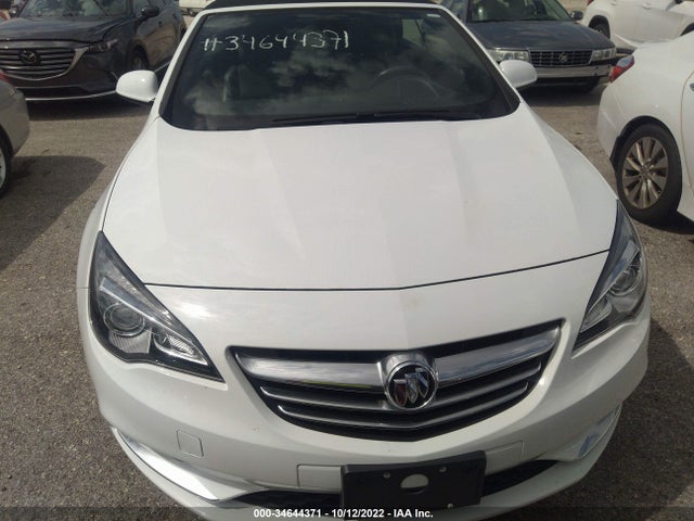 2018 Buick Cascada, VIN: W04WG3N52JG033662