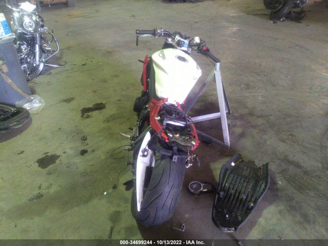 2015 TRIUMPH MOTORCYCLE STREET TRIPLE R VIN: SMTL03NE1FT667641