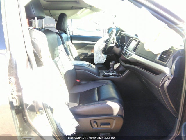 2019 Toyota Highlander, VIN: 5TDJGRFH6KS057501