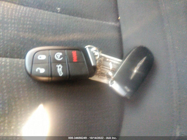 Chrysler 200 Limited 2015 1C3CCCAB9FN756089 Image 3
