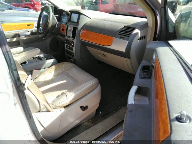 2A8HR64X58R104349 Chrysler Town & Country Limited