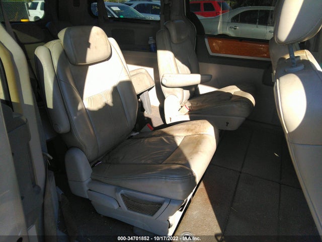 2A8HR64X58R104349 Chrysler Town & Country Limited
