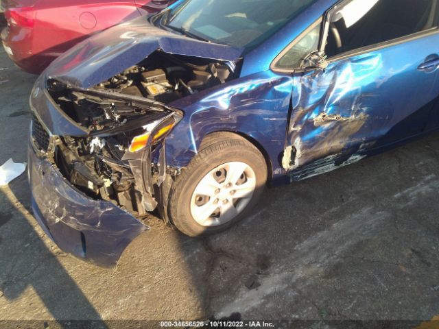 3KPFK4A7XJE176733 KIA FORTE LX