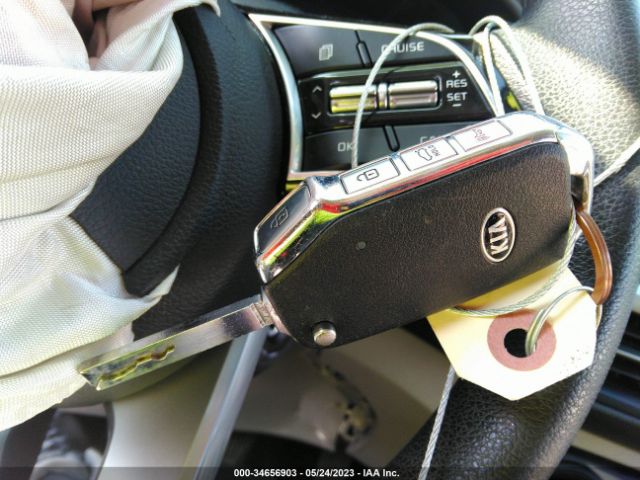 3KPF24AD4ME388697 KIA Forte Lxs