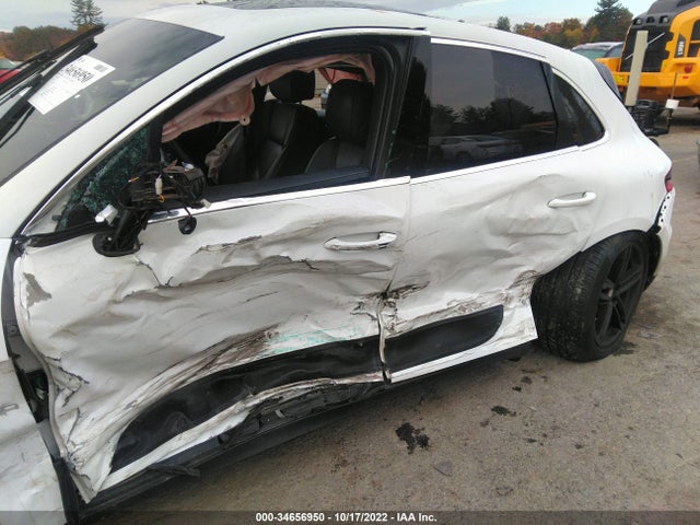 2016 Porsche Macan, VIN: WP1AB2A55GLB53713