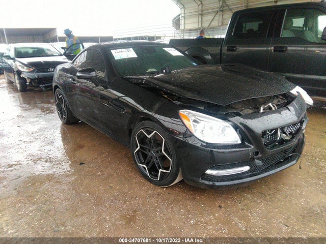 2016 Mercedes-Benz SLK-Class, VIN: WDDPK3JA8GF123625