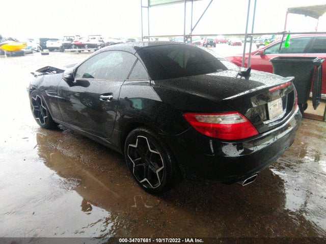 2016 Mercedes-Benz SLK-Class, VIN: WDDPK3JA8GF123625