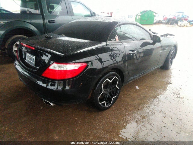 2016 Mercedes-Benz SLK-Class, VIN: WDDPK3JA8GF123625