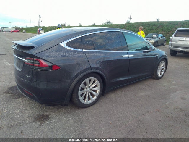 2017 Tesla Model X, VIN: 5YJXCDE22HF078431