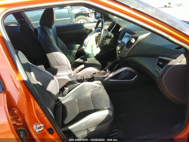 2016 Hyundai Veloster, VIN: KMHTC6AE8GU299057