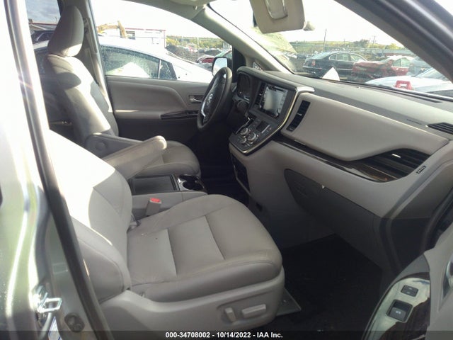 2018 Toyota Sienna, VIN: 5TDDZ3DC7JS189001