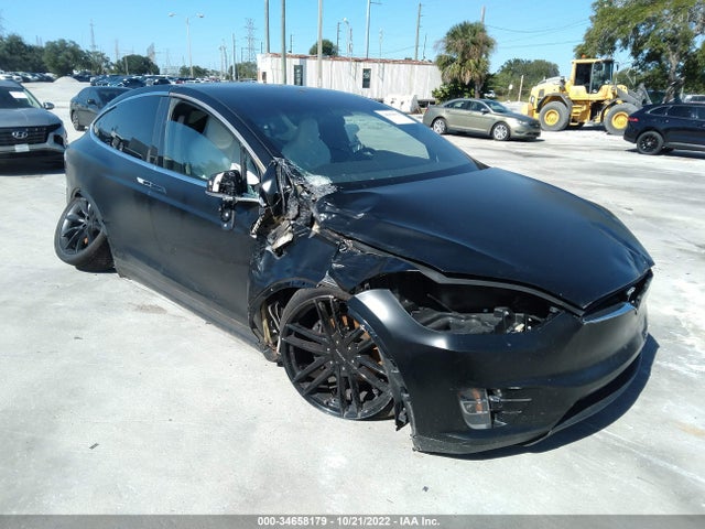 2019 Tesla Model X, VIN: 5YJXCBE22KF152538