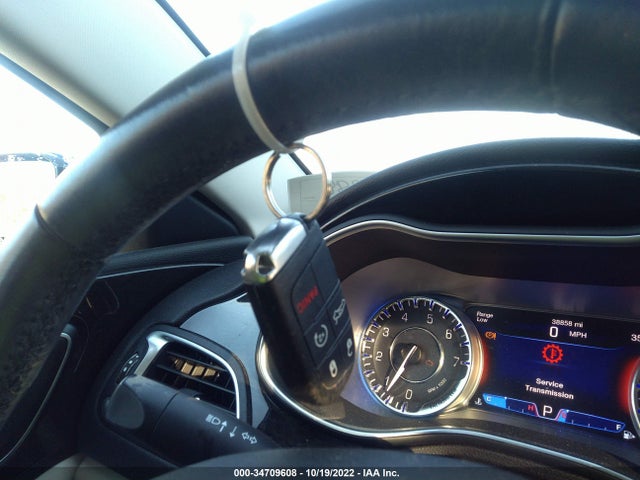 Chrysler 200 C 2015 1C3CCCEG6FN592970 Image 3