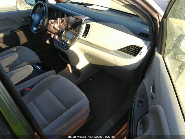 2019 Toyota Sienna, VIN: 5TDKZ3DC7KS984168
