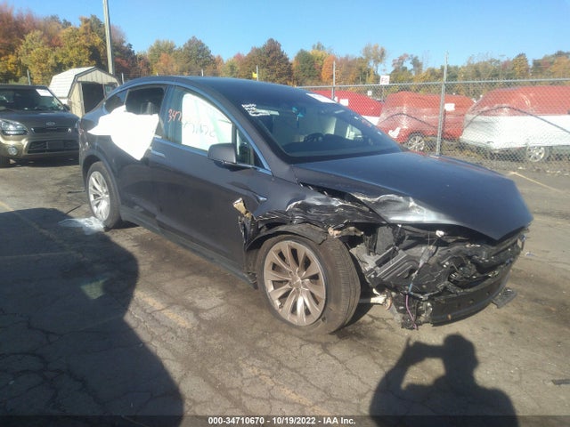 2019 Tesla Model X, VIN: 5YJXCBE29KF151547