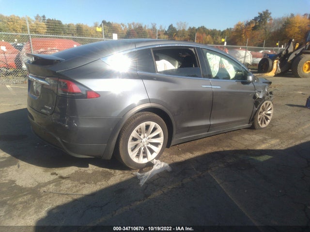 2019 Tesla Model X, VIN: 5YJXCBE29KF151547
