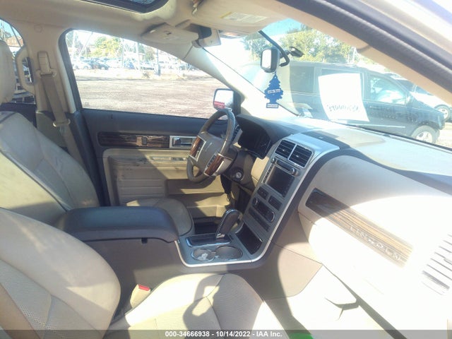 Lincoln MKX 2010 2LMDJ8JC7ABJ15815 Image 5
