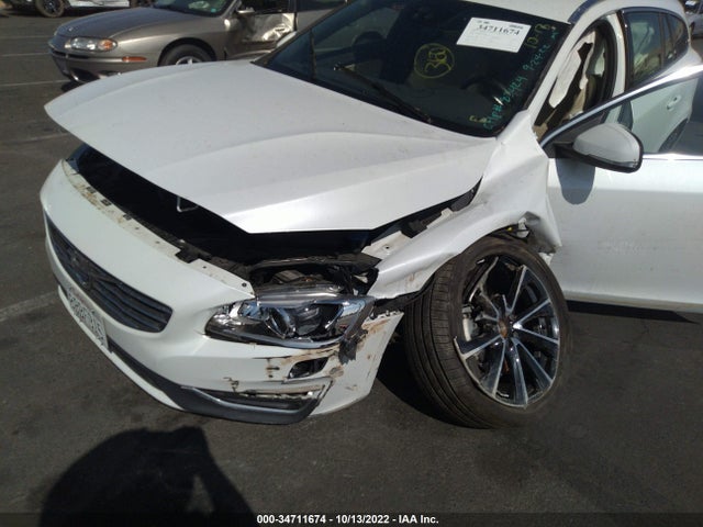 2017 Volvo V60, VIN: YV140MEM1H1369924