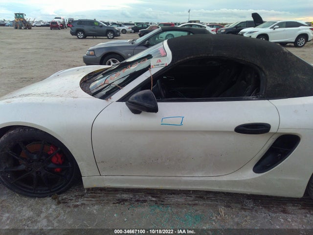 2014 Porsche Boxster, VIN: WP0CA2A87EK120271