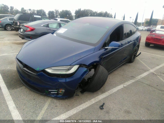 2019 Tesla Model X, VIN: 5YJXCDE23KF184376