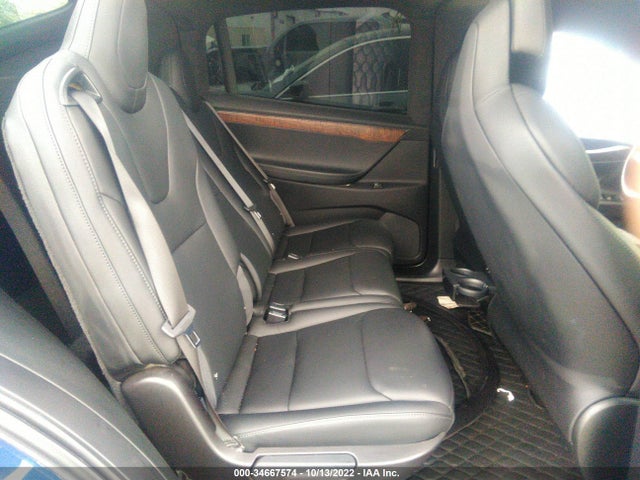 2019 Tesla Model X, VIN: 5YJXCDE23KF184376