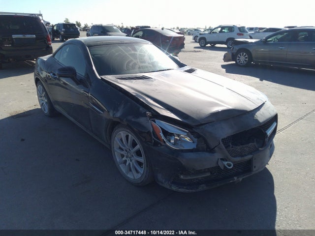 2016 Mercedes-Benz SLK-Class, VIN: WDDPK3JAXGF123500